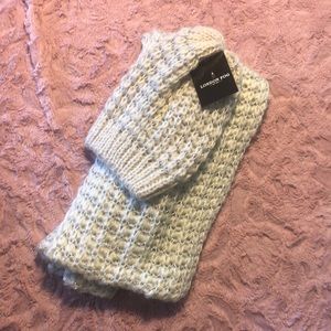 London Fog hat and infinity scarf set